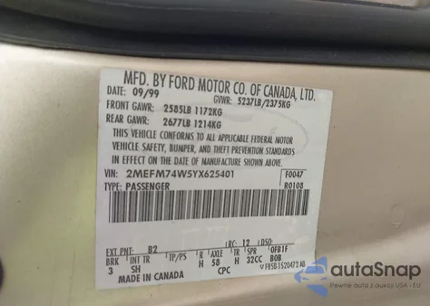 2000 Mercury Grand Marquis Gs z USA, uszkodzony, nr VIN 2MEFM74W5YX625401